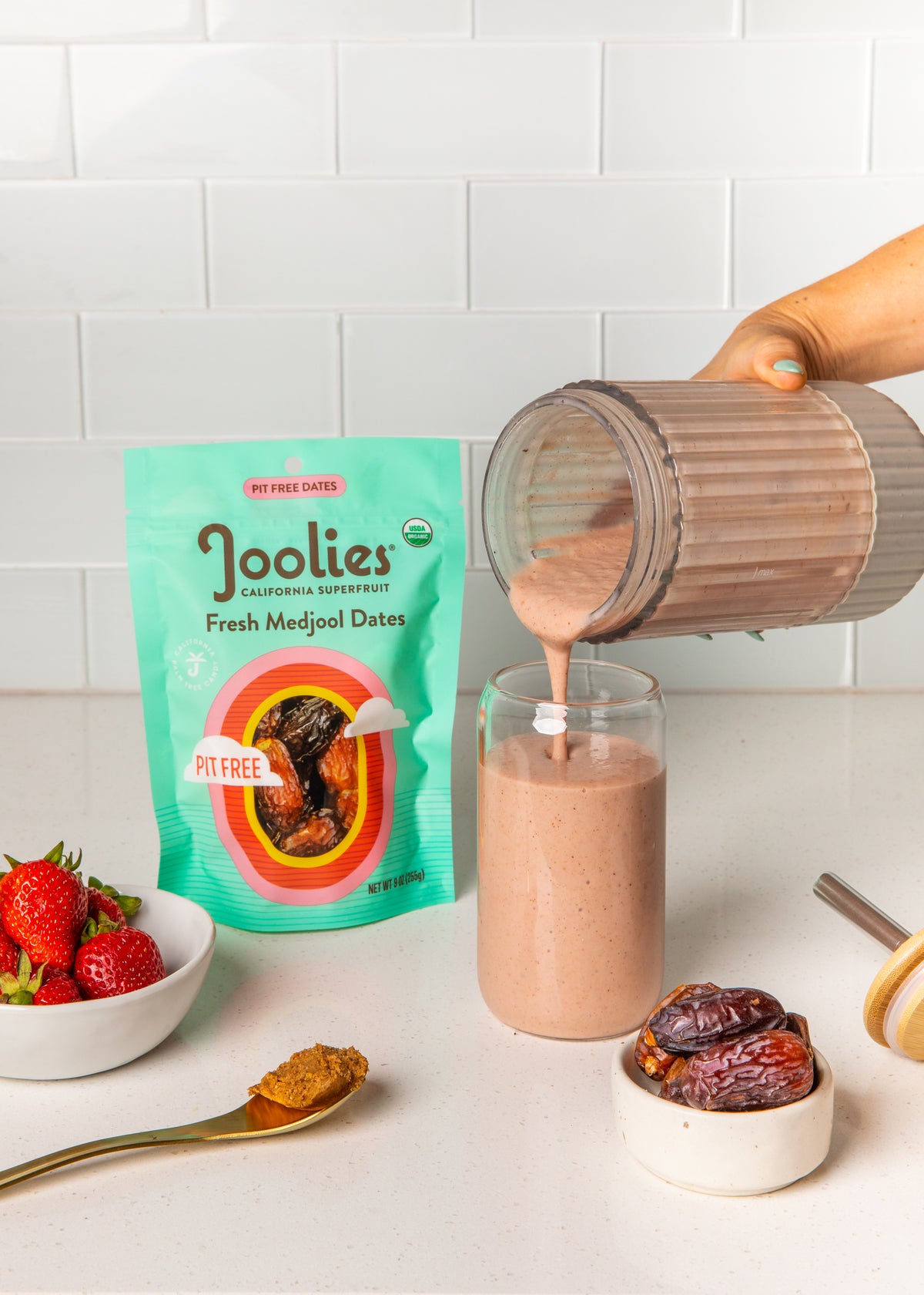 Organic Pit-Free Medjool Dates